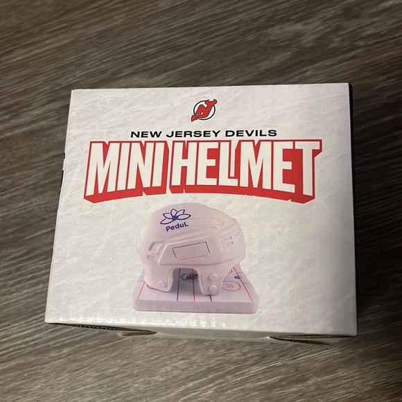New Jersey Devils mini helmet limited edition - Picture 4 of 4